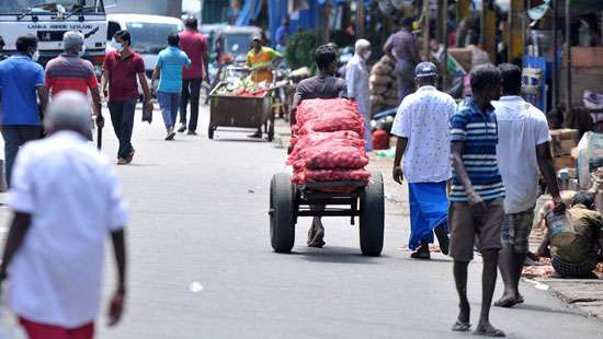 Pettah busy, but no sales