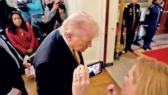Iran war undercurrents: Trump as peacemaker, Trump as saboteur