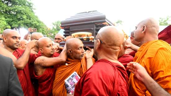 Final rites for late Mahanayaka Thera