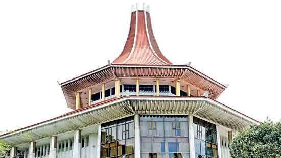 Retirement age for judges;  innovation and policy