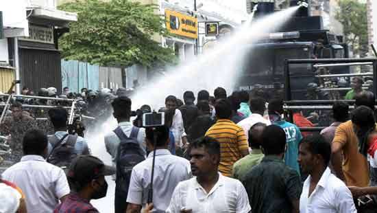 Tear gas to disperse SJB protesters