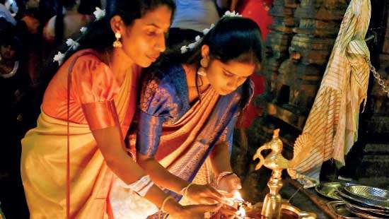 Devotees mark the New Year at Ponnambalam Vaneswarar - Kochchikade