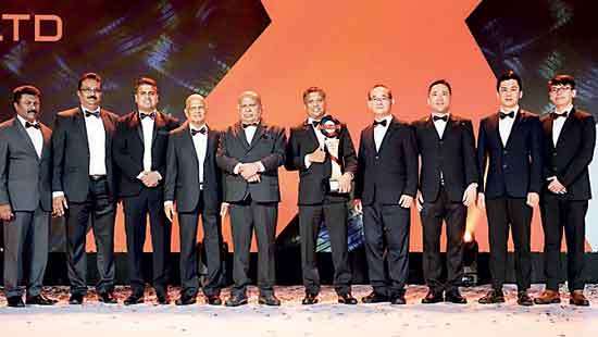 Maxxis rewards dealers