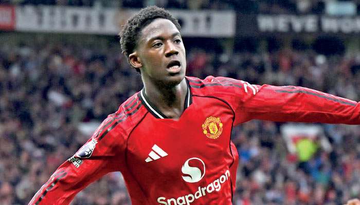 Manchester United seal Champions League return as Mainoo ends Liverpool comeback