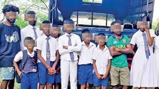 14 passengers in one trishaw : driver arrested