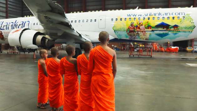 Colombo Nawam Maha Perahera takes flight with SriLankan Airlines