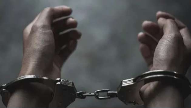 SL Navy arrests two suspects attempting to smuggle gold in Talaimannar