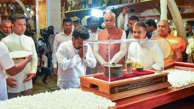 President pays homage to sacred Devnimori relics...