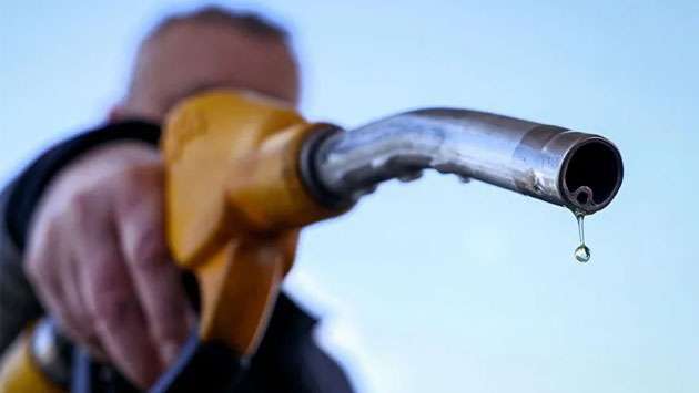 Oil prices fall after Trump warns Iran over Strait of Hormuz