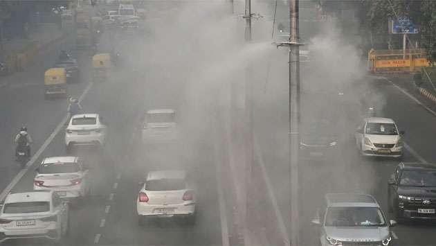 Delhi’s air quality edges closer to ’severe’ again as smog engulfs capital