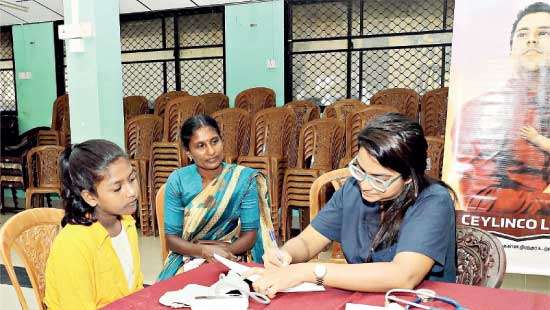Ceylinco Life completes 6 ‘Waidya Hamuwa’ free health camps in first half