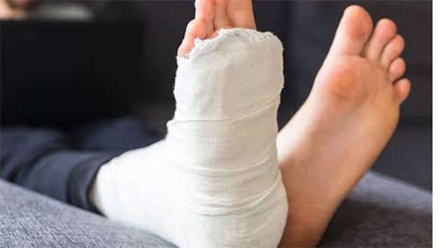 Sergeant loses toe after foreign university Professor’s car runs over his foot - Breaking News