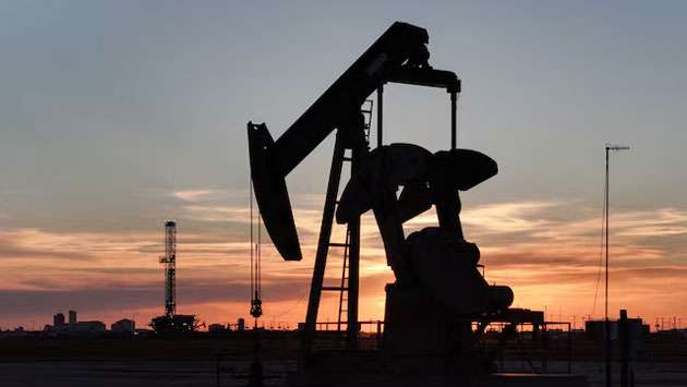 Oil prices climb as Hormuz stays shut ahead of Trump deadline