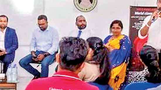 DFCC Bank joins panel discussion for freelancers at Kelaniya University