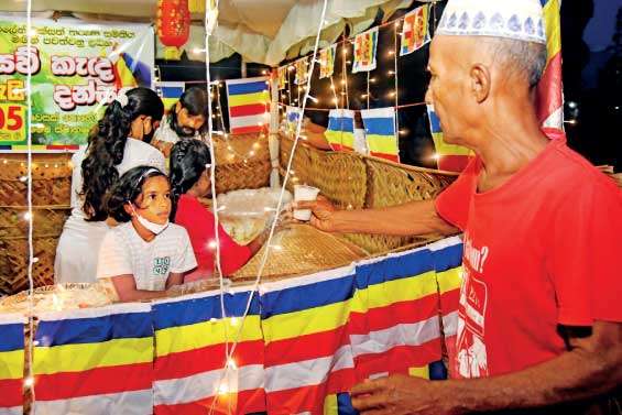 Vesak sago dansala by Kew Lane youth