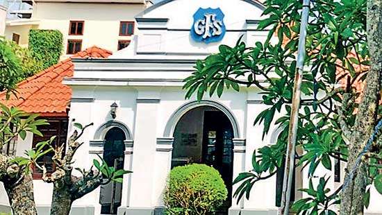 The Gfs Hosts The Annual ‘April Market On The Green’ Sale