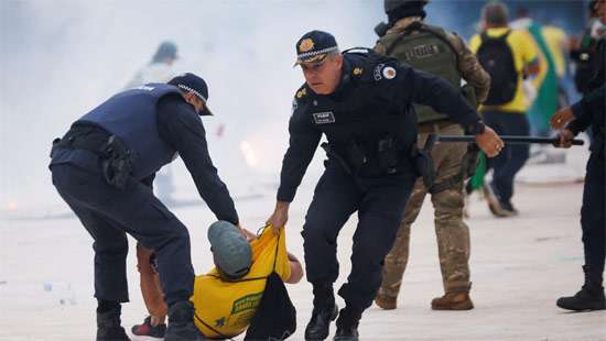 Bolsonaro supporters storm Brazilian Congress