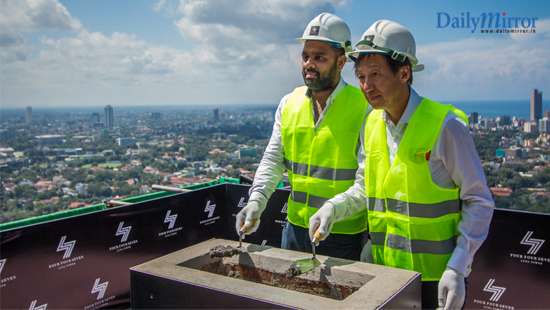 447 Luna Tower celebrates topping up of tower on schedule