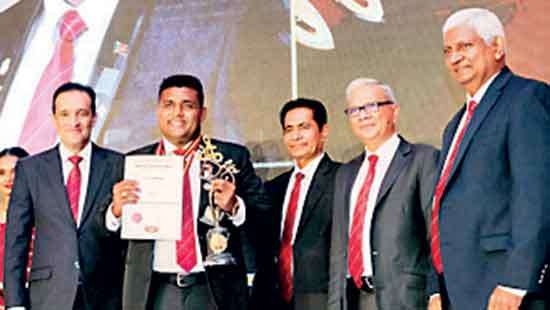 Ceylinco Life felicitates titans