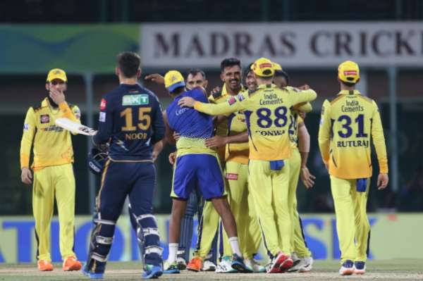 https://www.dailymirror.lk/breaking-news/Dhonis-Chennai-beat-Gujarat-to-reach-IPL-final/108-259736