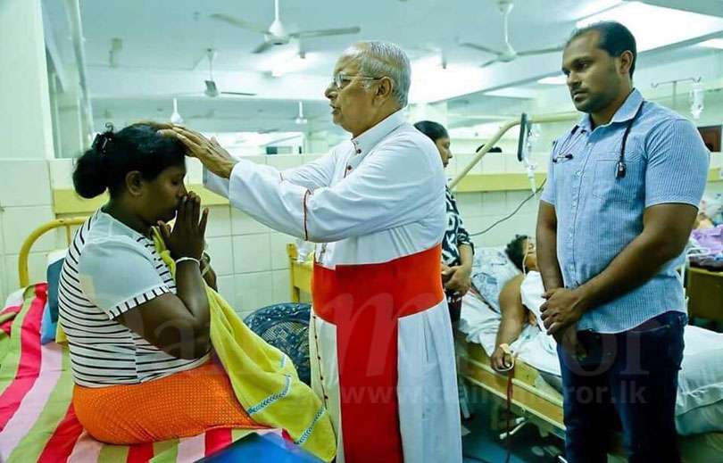 Cardinal visits the injured of terror attack