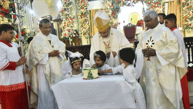 Cardinal leads Christmas service in Ja Ela