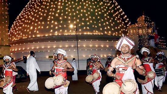 Dialog supports Kelani Duruthu Maha Perahera for 6th consecutive year