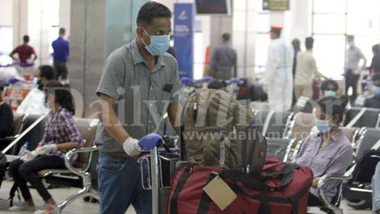 Stranded Sri Lankans arrive