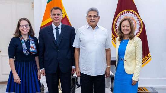 Visiting high-level US officials meet President