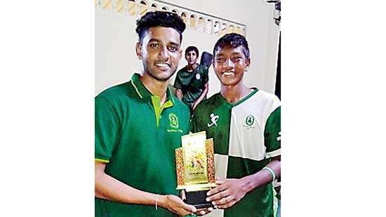 Isipathana win Old Palians hockey league  