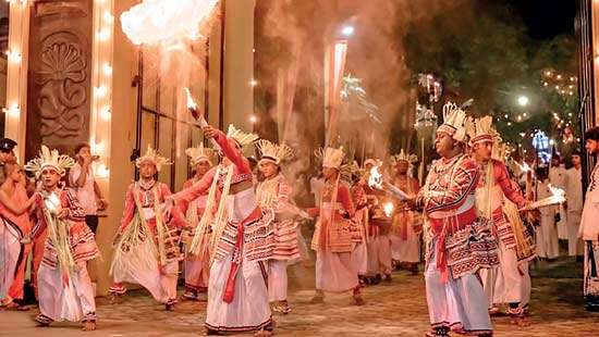 Kelaniya  Duruthu Perahera:  Commemorating Buddha’s first visit to Sri Lanka