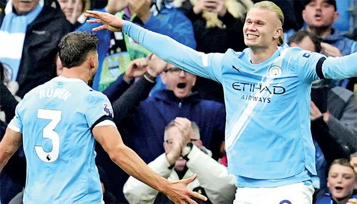 Haaland scores twice to help Man City cruise to Man Utd win