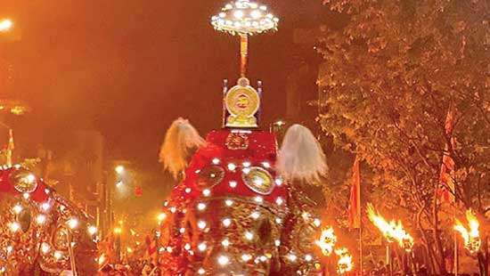 Janaraja Perahera parades Kandy