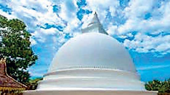 SERUWILA MAHA VIHARAYA Among the holiest shrines in Sri Lanka