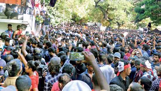 Huge protest near PM’s residence