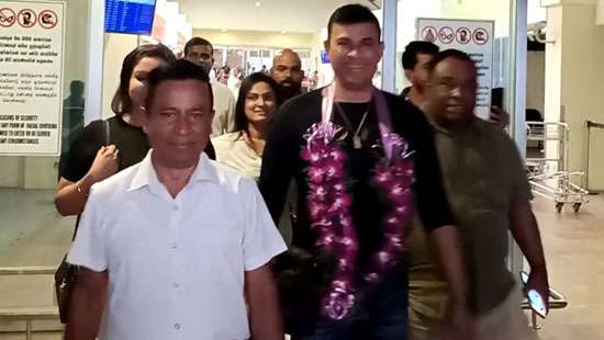 Ranjan arrives from US - Breaking News | Daily Mirror