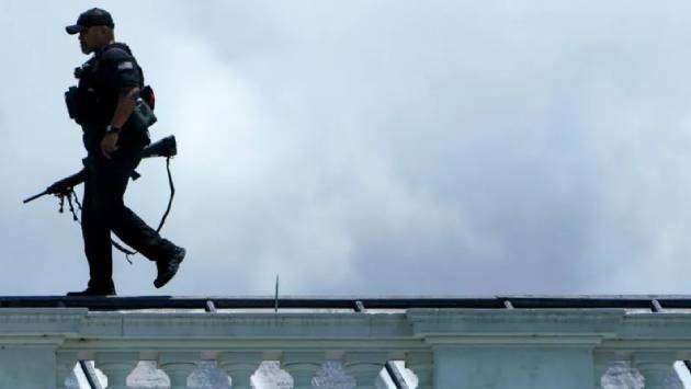 Secret Service shoots armed man outside White House