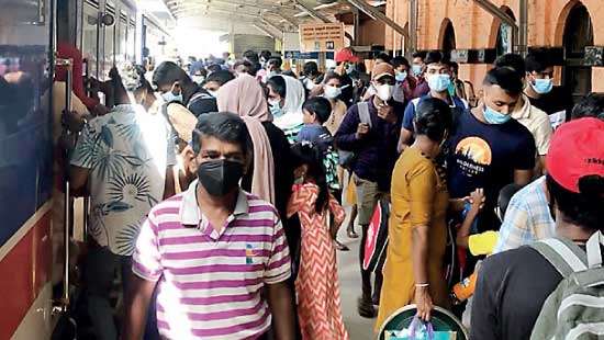 Thousands of pilgrims and tourists travel by train to Hatton  during week end