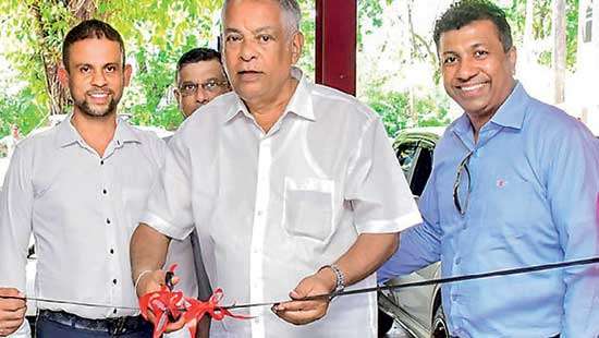 CEAT opens 7th premium SIS outlet in Kurunegala