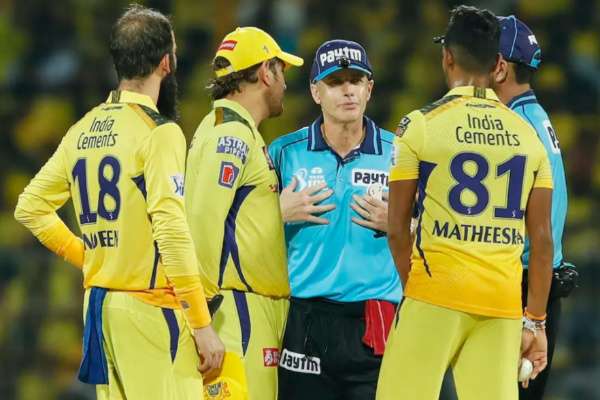 Dhoni showed lack of respect for Spirit of cricket, says former ICC umpire Daryl Harper