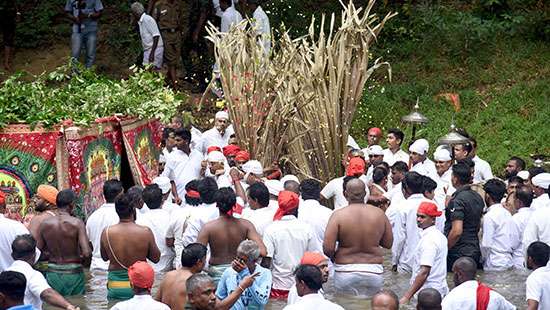 Esala festival ends with water cutting ceremony