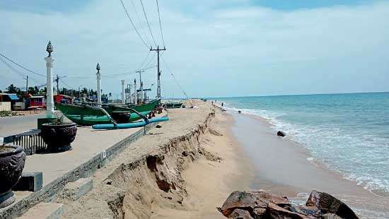 People of Kalmunai urge govt. to  ‘act fast’against  coastal  erosion