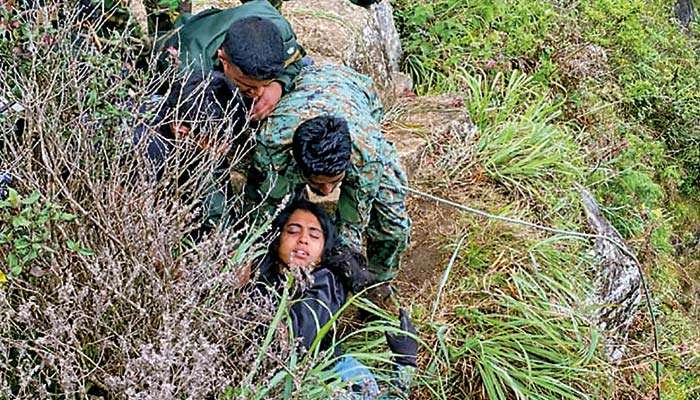Jaffna University student  rescued after fall at World’s End