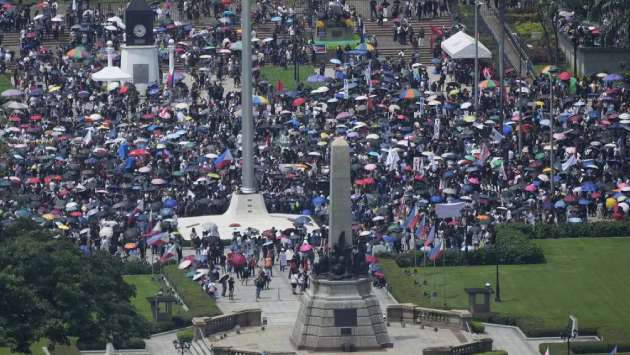 Dozens arrested in clashes with police near Philippine presidential palace