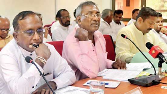 Doctors  in Hambantota hospitals face death threats due to drug shortage