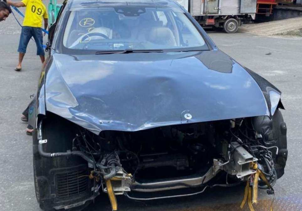 Customs seize three illegally imported used cars