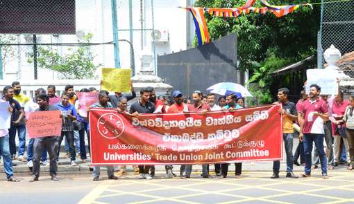 University employees in peaceful protest