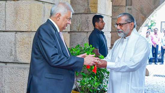 ‘Nekath Seettuwa’ for New Year presented to President