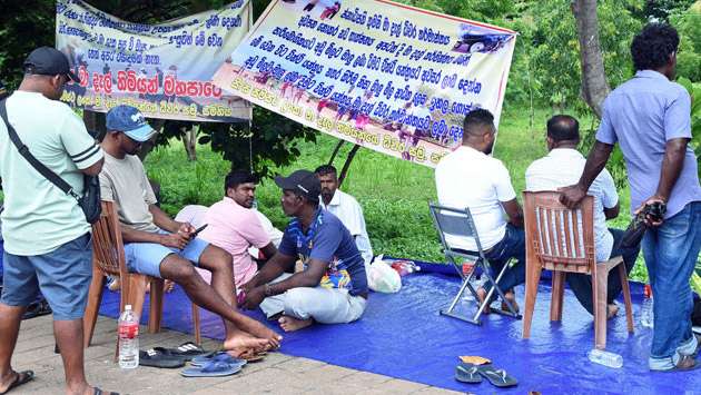 Ma-del fishermen launch Satyagraha