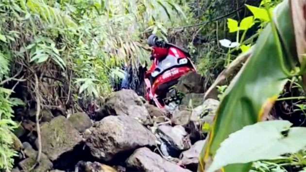 Three injured in Watawala three-wheeler plunge